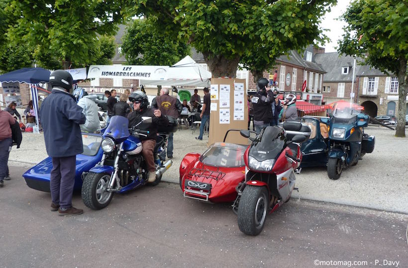  Le moto club Homarbracames avait en charge le baptême des visiteurs en side-car, lors de ce premier Passion Mécanik à Torigny-les-Villes (50).